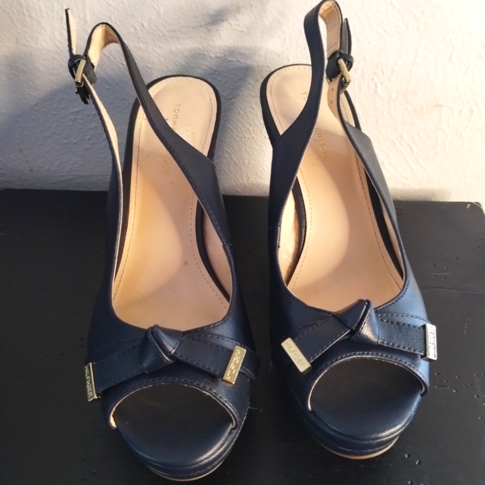 Beautiful navy blue platform sandals.. Tommy Hilfiger slightly used 1-2 times